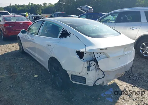 2019 Tesla Model 3 Long Range/Mid Range/Standard Range/Standard Range Plus z USA, uszkodzony, nr VIN 5YJ3E1EA5KF412117